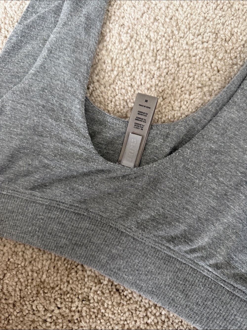 SKIMS Gray Seamless Scoop Neck Bralette - Picture 4 of 6